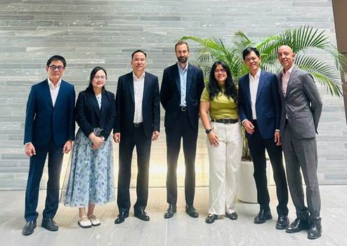 vifc dn advances cooperation with paris europlace and mirova