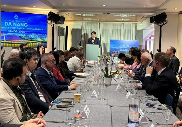 Central hub calls for international investment in finance, hi-tech industries