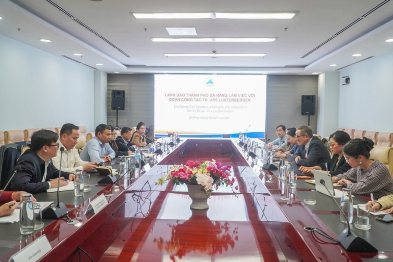 Da Nang discusses International Financial Centre models with Swiss experts